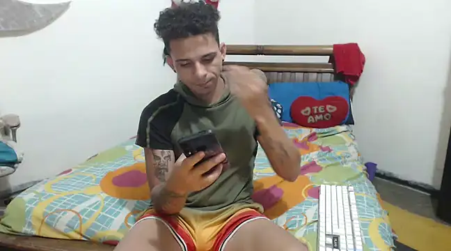 Snapshot of hot_toy_boy_ chatting on 01.19.25 hot toy boy online show from 01.19.25