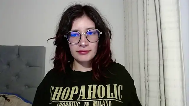 Snapshot of mariana124- chatting on 01.07.25 mariana124- online show from 01.07.25