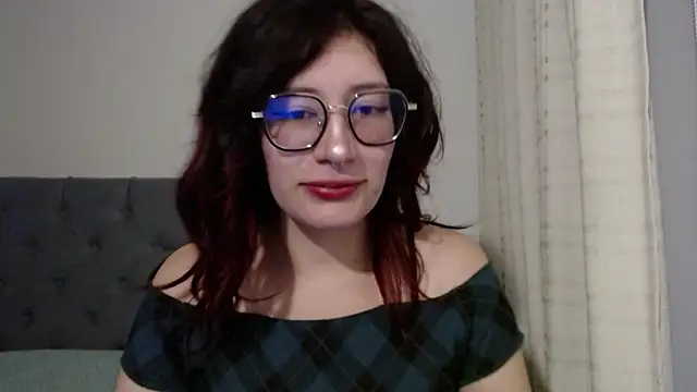 Snapshot of mariana124- chatting on 01.09.25 mariana124- online show from 01.09.25