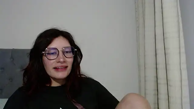 Snapshot of mariana124- chatting on 01.11.25 mariana124- online show from 01.11.25