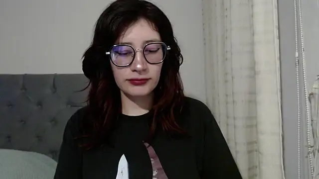 Snapshot of mariana124- chatting on 01.21.25 mariana124- online show from 01.21.25