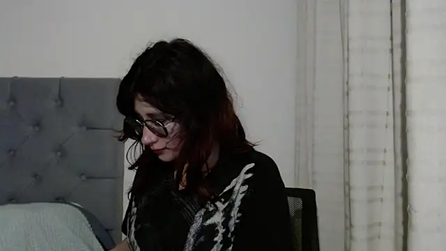 Snapshot of mariana124- chatting on 02.05.25 mariana124- online show from 02.05.25