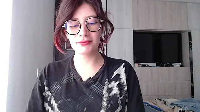 Snapshot of mariana124- chatting on 02.09.25 mariana124- online show from 02.09.25
