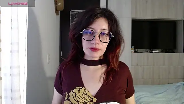 Snapshot of mariana124- chatting on 02.22.25 mariana124- online show from 02.22.25