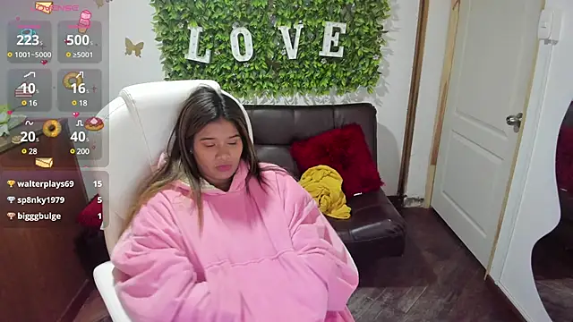 Enma  clark online show from 12.20.24