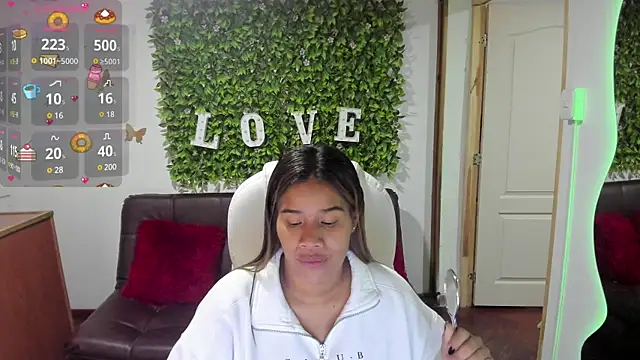 Enma  clark online show from 12.21.24