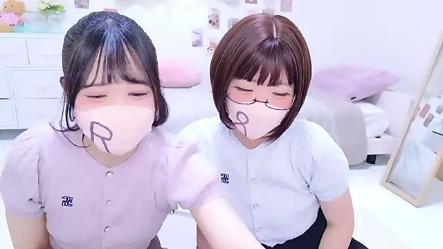 Snapshot of Rico-pin chatting on 10.10.25 Rico-pin online show from 10.10.25