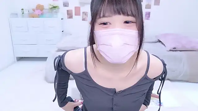 Snapshot of Rico-pin chatting on 10.17.25 Rico-pin online show from 10.17.25