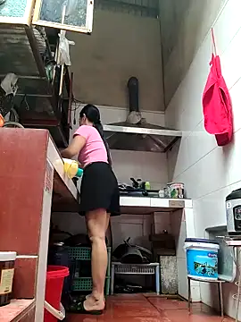 Tinease online show from 10.14.25