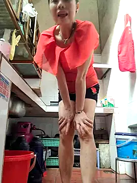 Tinease online show from 10.17.25