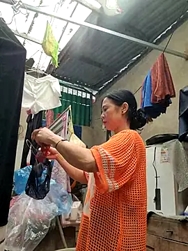 Tinease online show from 10.25.25