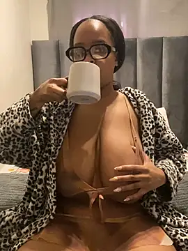 Snapshot of Saggy_areola95 chatting on 07.15.26 Saggy areola95 online show from 07.15.26