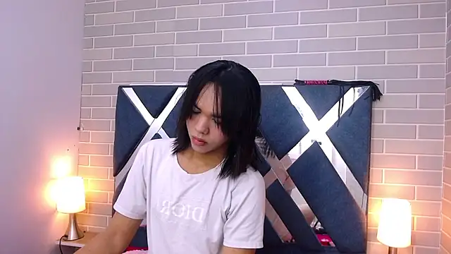 Snapshot of AndreaGil_ chatting on 01.15.25 AndreaGil online show from 01.15.25