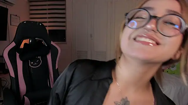 SweetJennaa online show from 09.20.25