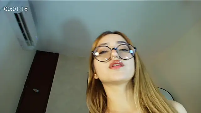 Snapshot of SweetJennaa chatting on 07.16.26 SweetJennaa online show from 07.16.26