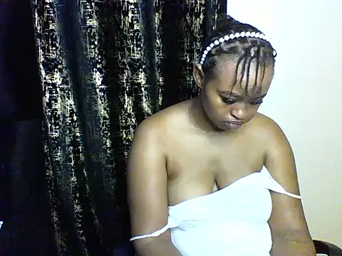 Snapshot of Candii_wet_ chatting on 09.17.25 Candii wet online show from 09.17.25