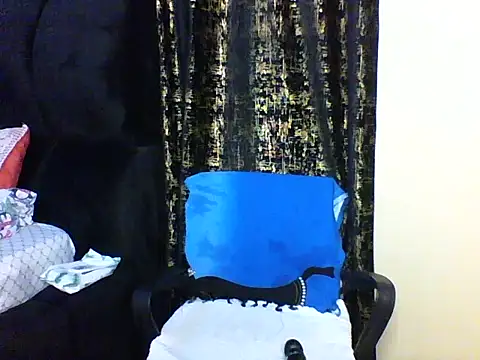 Snapshot of Candii_wet_ chatting on 09.20.25 Candii wet online show from 09.20.25