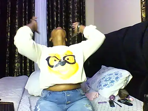 Snapshot of Candii_wet_ chatting on 09.22.25 Candii wet online show from 09.22.25