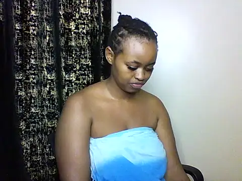 Snapshot of Candii_wet_ chatting on 09.24.25 Candii wet online show from 09.24.25