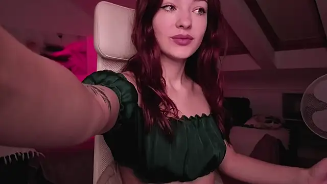 MiaRouge online show from 10.14.25