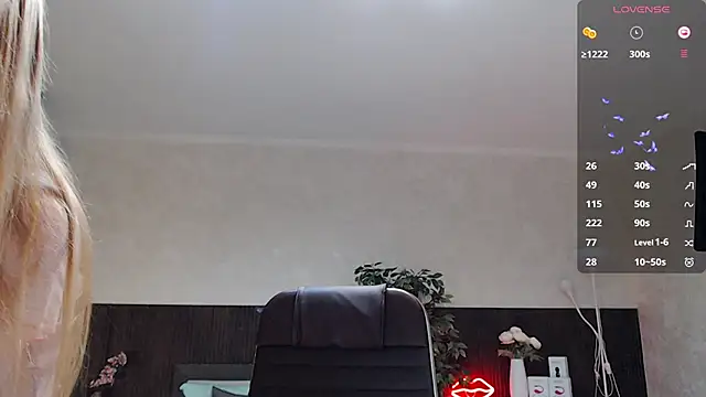 Snapshot of Cutie_Annie chatting on 01.21.25 Cutie Annie online show from 01.21.25