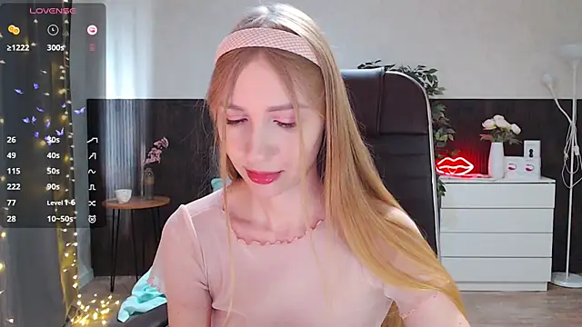 Snapshot of Cutie_Annie chatting on 02.26.25 Cutie Annie online show from 02.26.25