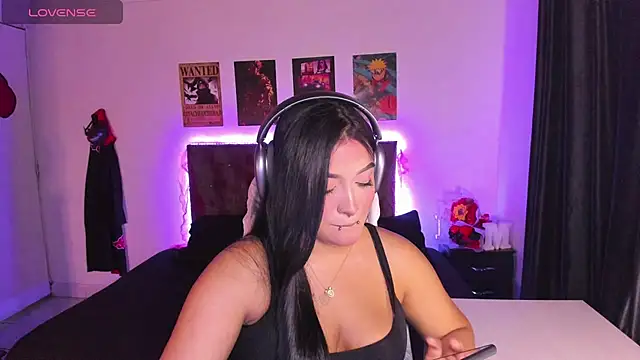 Snapshot of Mariana_Hasper_ chatting on 10.04.25 Mariana Hasper online show from 10.04.25