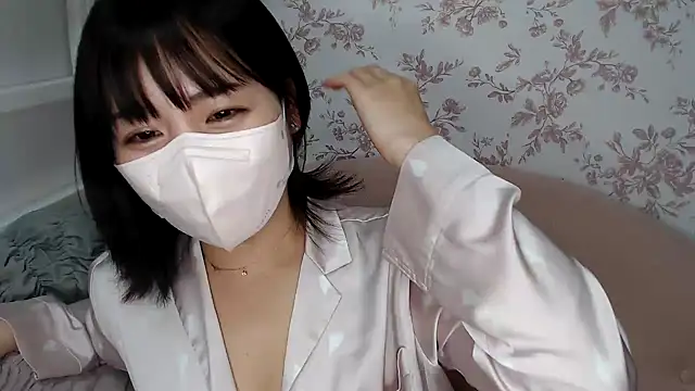 Snapshot of mei_hosina chatting on 12.28.24 mei hosina online show from 12.28.24