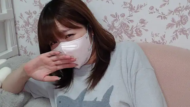 Snapshot of mei_hosina chatting on 09.15.25 mei hosina online show from 09.15.25