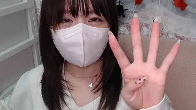 Snapshot of mei_hosina chatting on 10.28.25 mei hosina online show from 10.28.25