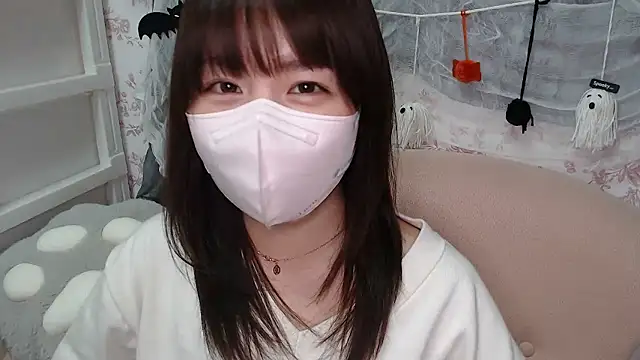 Snapshot of mei_hosina chatting on 10.29.25 mei hosina online show from 10.29.25