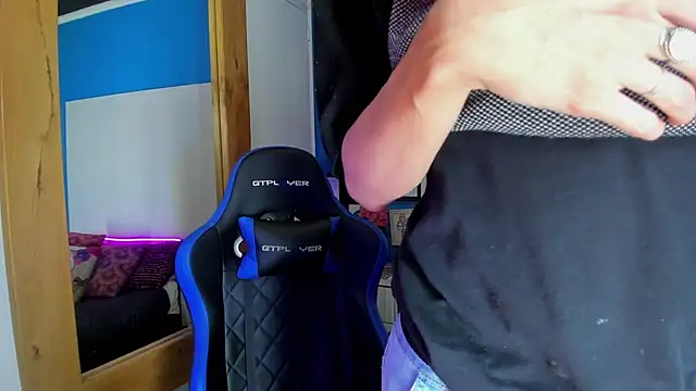 VladHellsing4 online show from 12.28.24