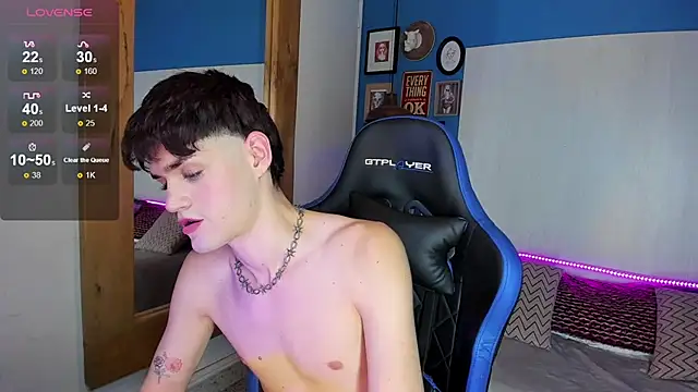 VladHellsing4 online show from 02.28.25