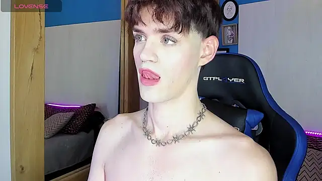 VladHellsing4 online show from 03.14.25