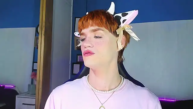 VladHellsing4 online show from 09.18.25