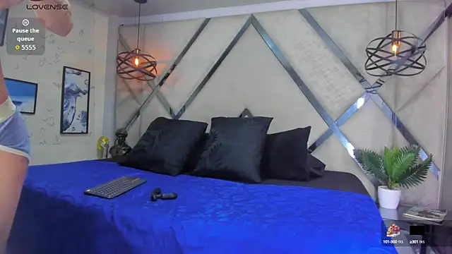 VladHellsing4 online show from 10.15.25