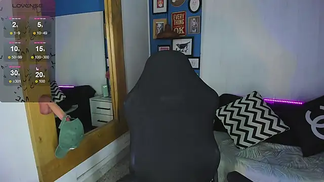 VladHellsing4 online show from 11.08.25