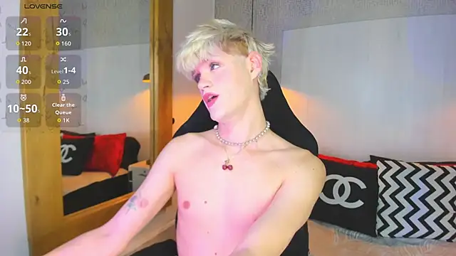 Snapshot of VladHellsing4 chatting on 02.08.26 VladHellsing4 online show from 02.08.26