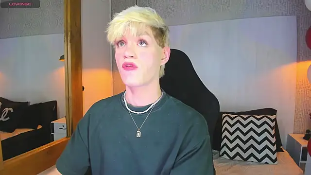 Snapshot of VladHellsing4 chatting on 02.22.26 VladHellsing4 online show from 02.22.26