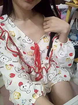 Snapshot of Lovely_kute chatting on 09.30.25 Lovely kute online show from 09.30.25