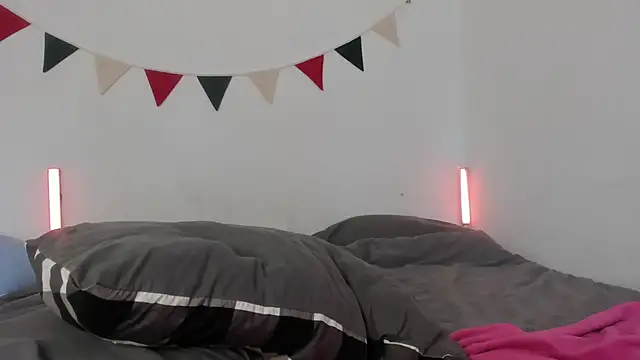 MiaDavis21 online show from 10.09.25