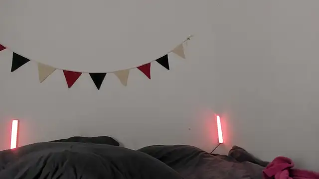 MiaDavis21 online show from 10.16.25