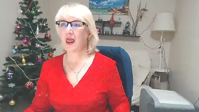 Snapshot of FleurMays chatting on 01.03.25 FleurMays online show from 01.03.25