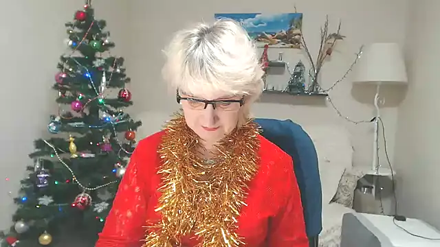 Snapshot of FleurMays chatting on 01.04.25 FleurMays online show from 01.04.25