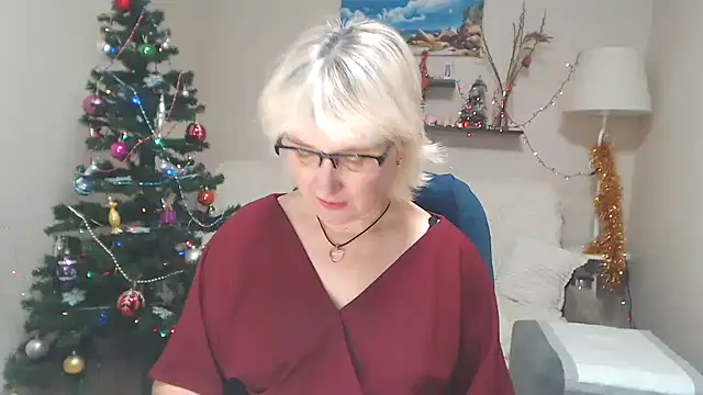 Snapshot of FleurMays chatting on 01.14.25 FleurMays online show from 01.14.25