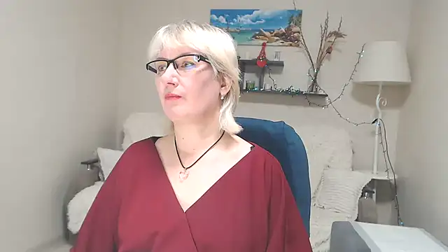 Snapshot of FleurMays chatting on 01.15.25 FleurMays online show from 01.15.25