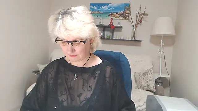 Snapshot of FleurMays chatting on 01.18.25 FleurMays online show from 01.18.25