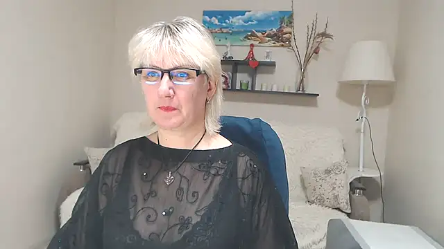 Snapshot of FleurMays chatting on 01.19.25 FleurMays online show from 01.19.25