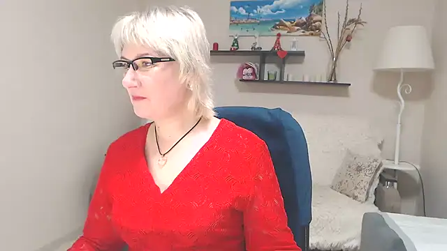 Snapshot of FleurMays chatting on 02.03.25 FleurMays online show from 02.03.25