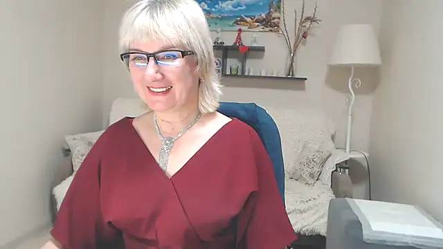 Snapshot of FleurMays chatting on 02.17.25 FleurMays online show from 02.17.25